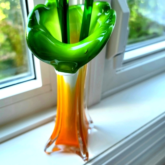 Glass Vase with 3 Flower Stems - Picture 4 of 8